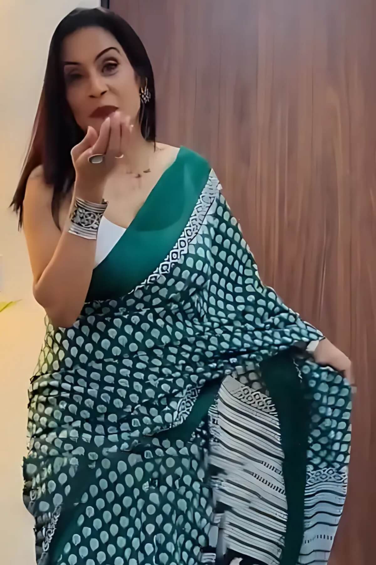 Lustrous 1 Minute Ready To Wear Dark Green Mul Cotton Digital Printed Saree