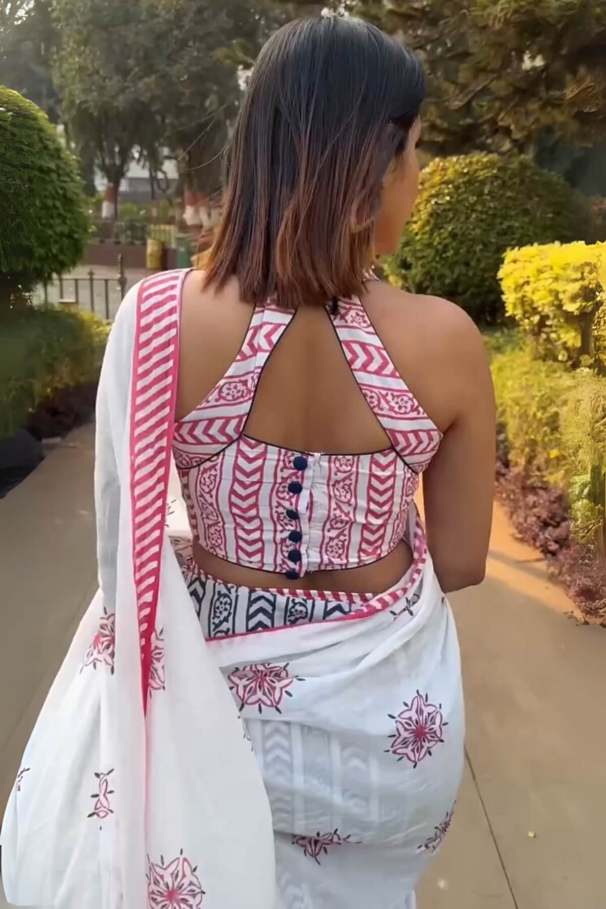 Adorning 1 Minute Ready To Wear Off White Mul Cotton Digital Printed Saree