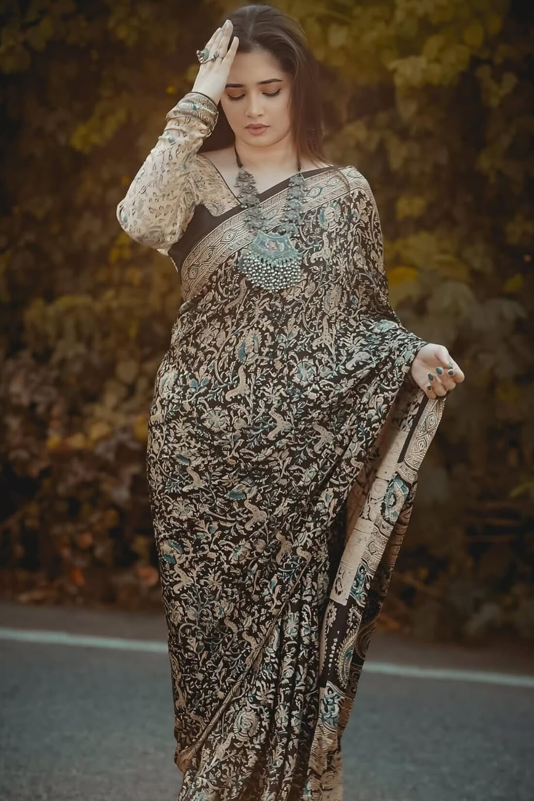 Gleaming Beige And Black 1 Minute Ready To Wear Digital Printed Crape Silk Saree