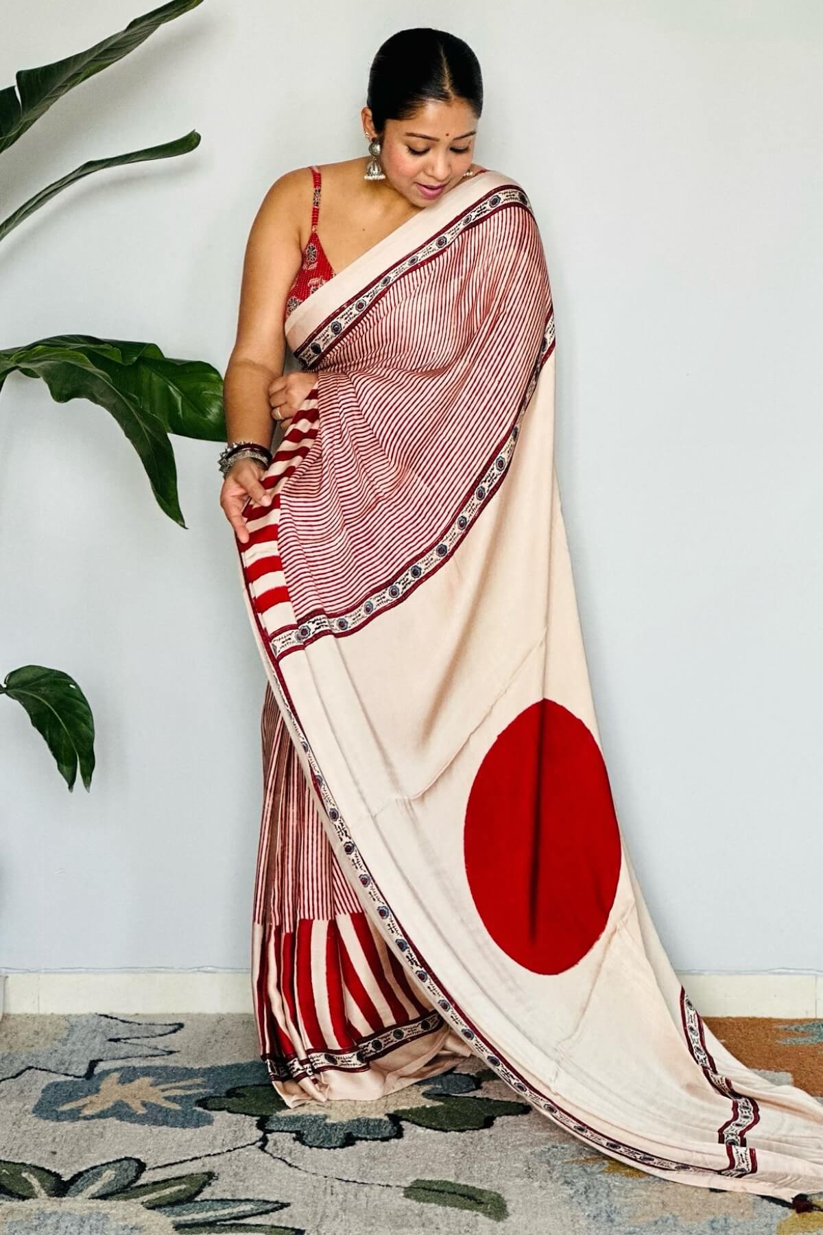 Mesmeric Beige And Maroon 1 Minute Ready To Wear Digital Printed Crape Silk Saree