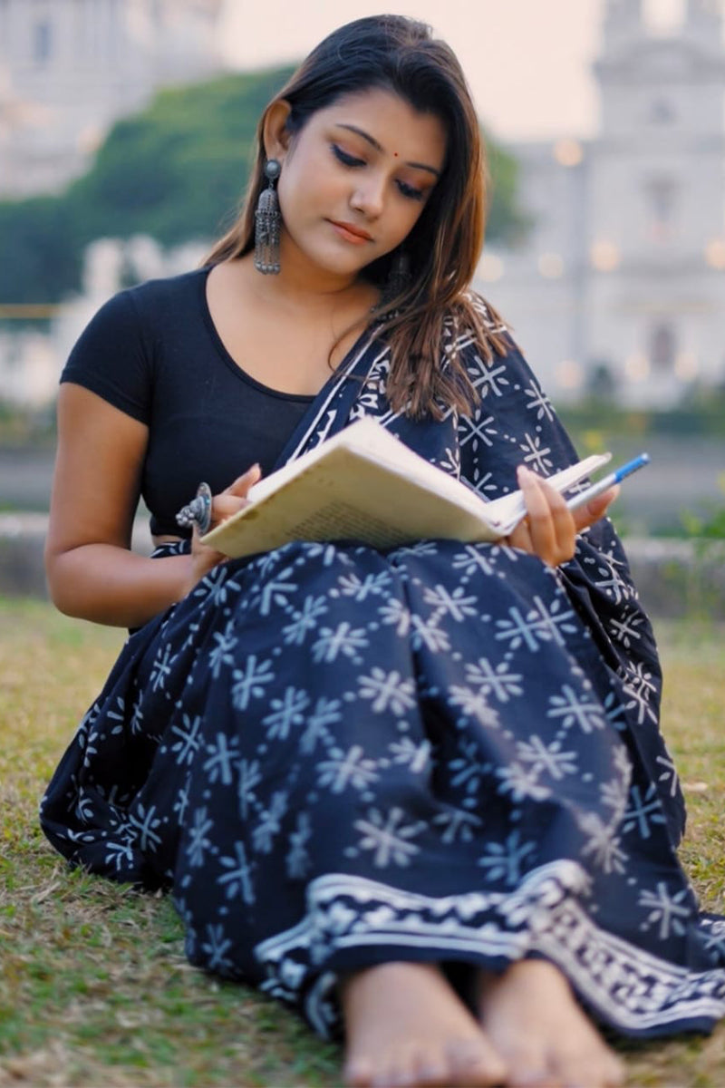 Pulsating 1-Minute Ready To Wear Black Cotton Saree