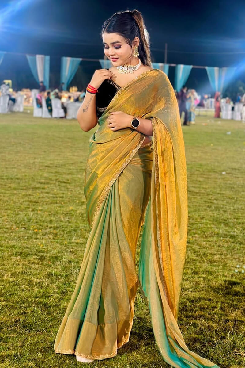 Scintillating Green Fancy Silk Saree With Verdant Blouse Piece