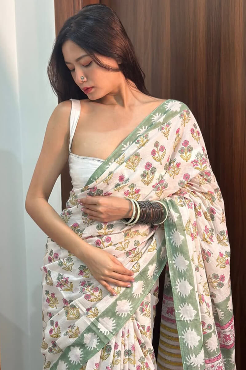 Comely 1 Minute Ready To Wear off White Mul Cotton Digital Printed Saree With Pocket