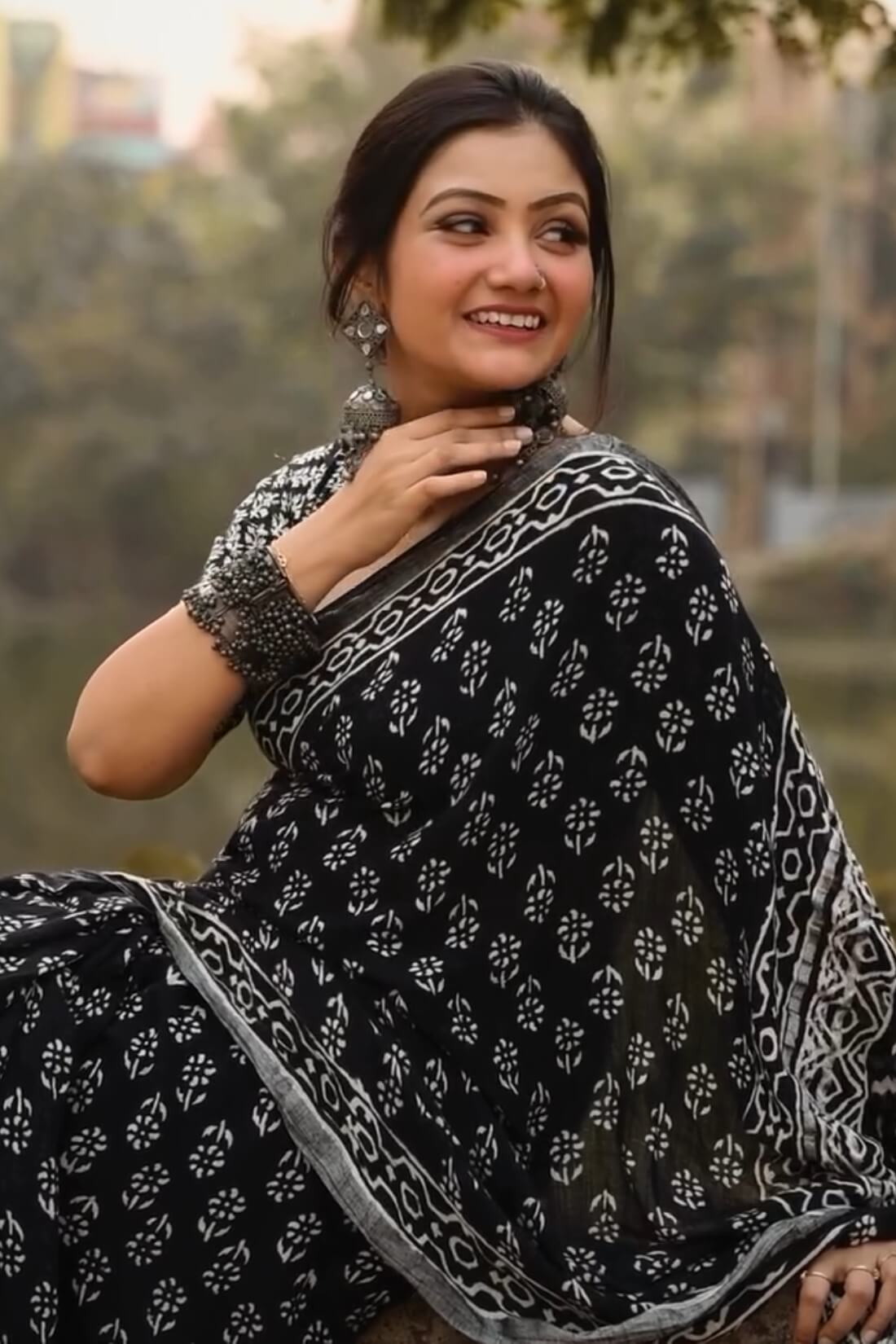 Luxuriant 1 Minute Ready To Wear Black Mul Cotton Digital Printed Saree