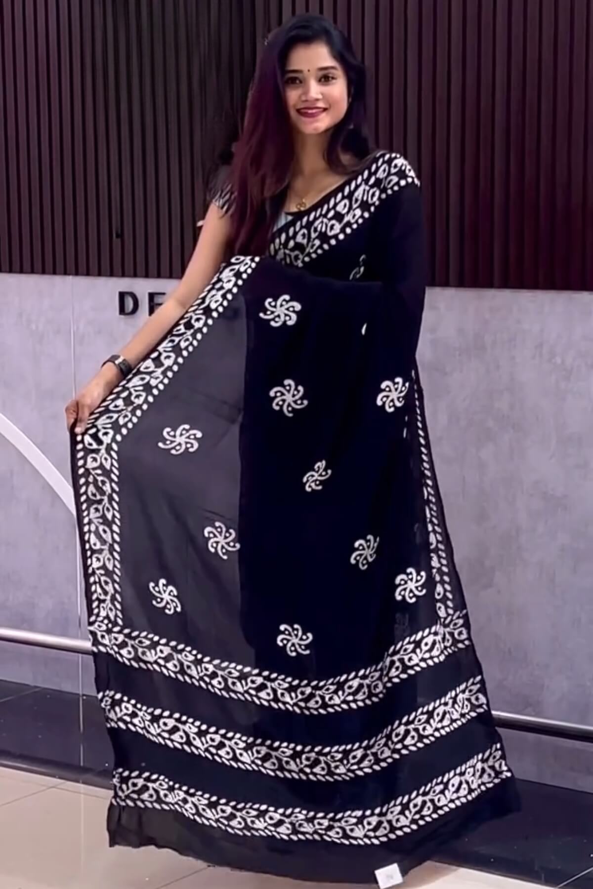 Cynosure 1 Minute Ready To Wear Black Mul Cotton Digital Printed Saree