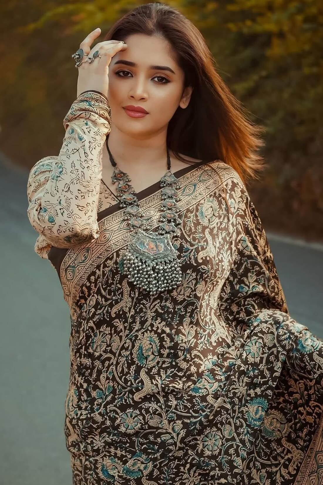 Gleaming Beige And Black 1 Minute Ready To Wear Digital Printed Crape Silk Saree