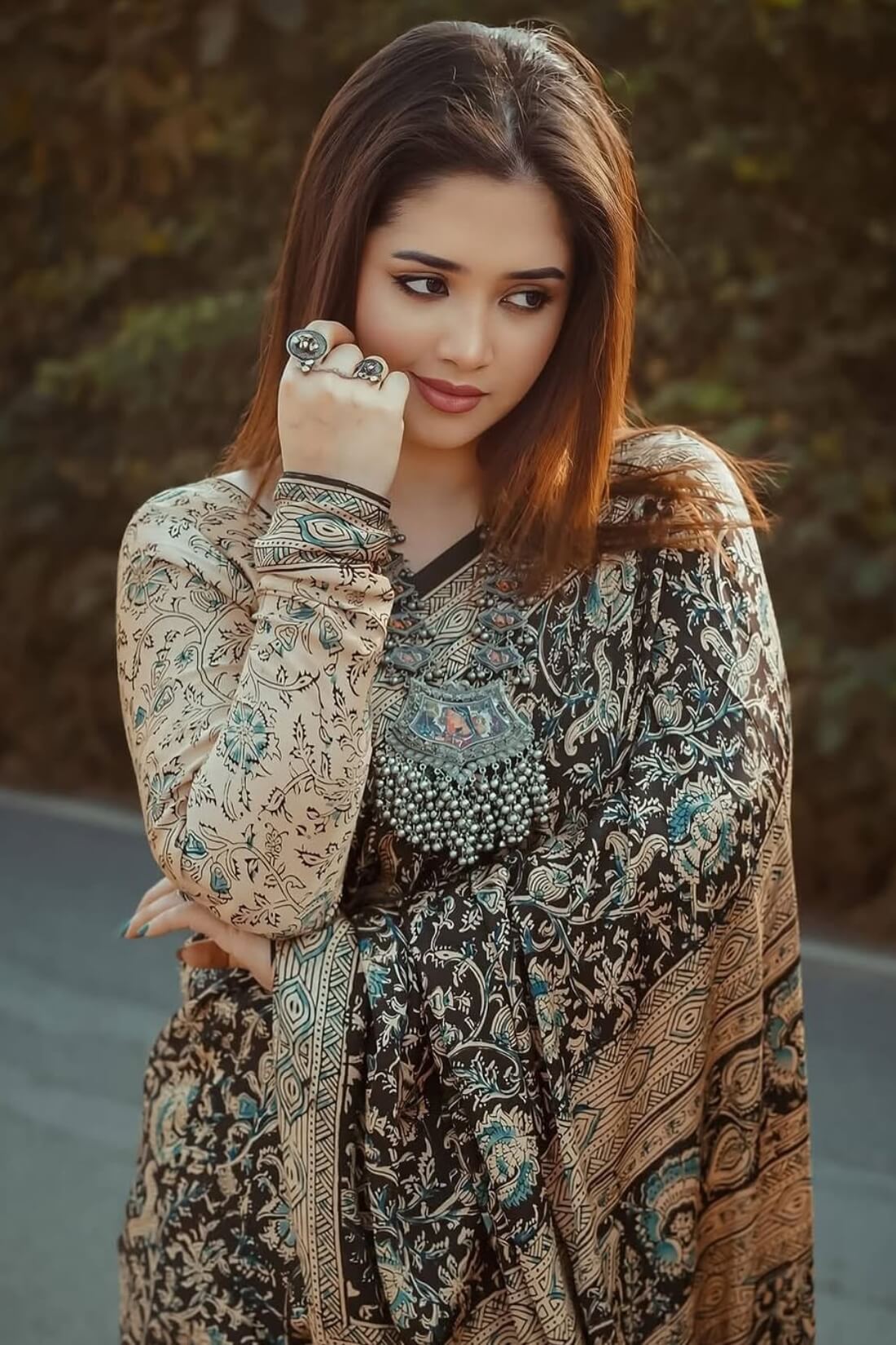 Gleaming Beige And Black 1 Minute Ready To Wear Digital Printed Crape Silk Saree