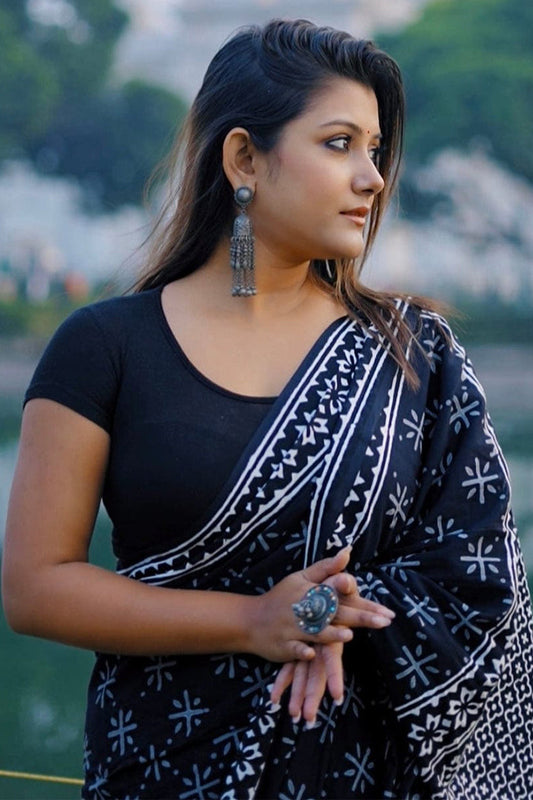 Pulsating 1-Minute Ready To Wear Black Cotton Saree