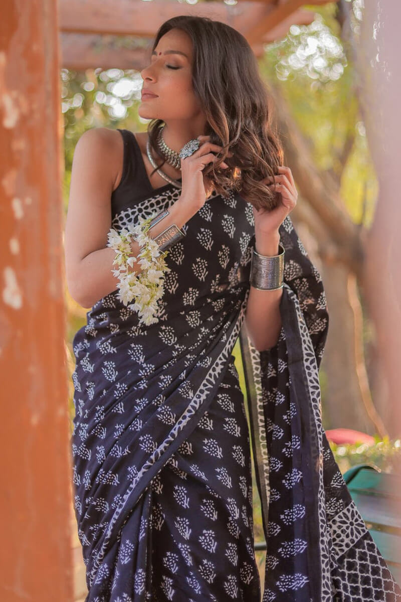 Blooming 1-Minute Ready To Wear Black Cotton Saree