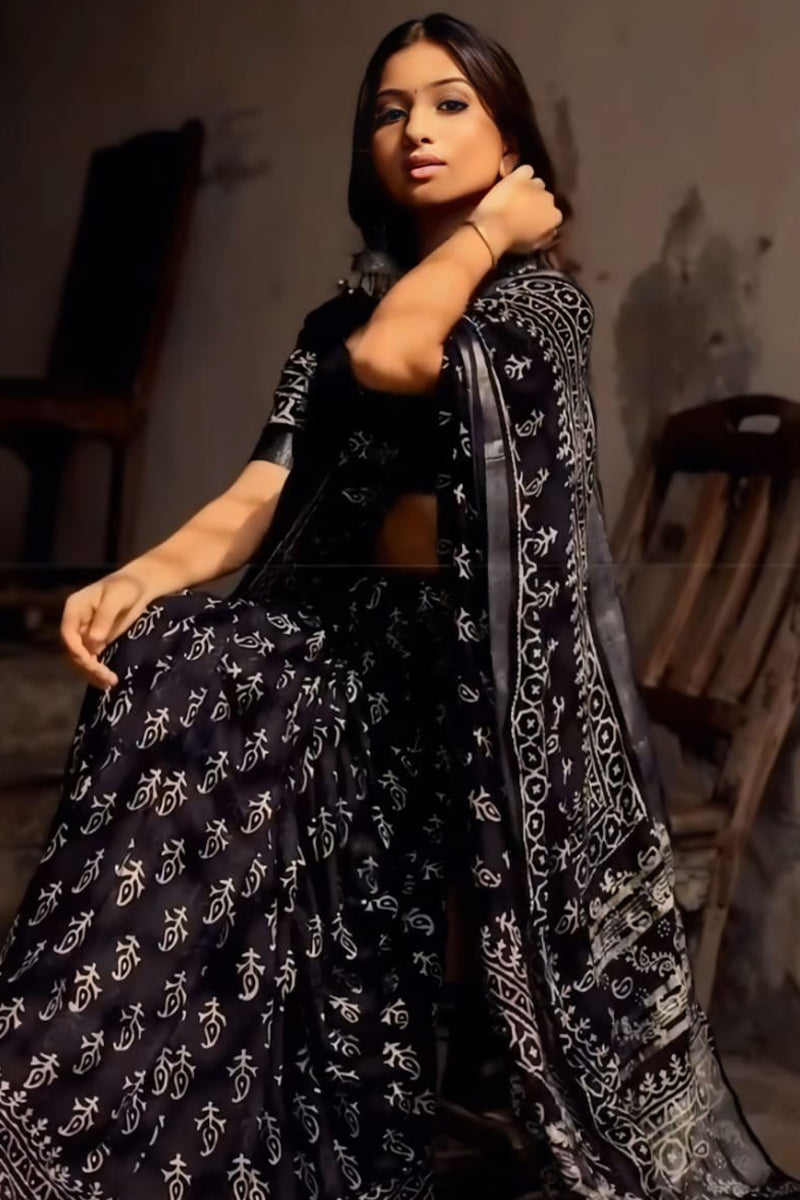 Stunner 1-Minute Ready To Wear Black Cotton Saree