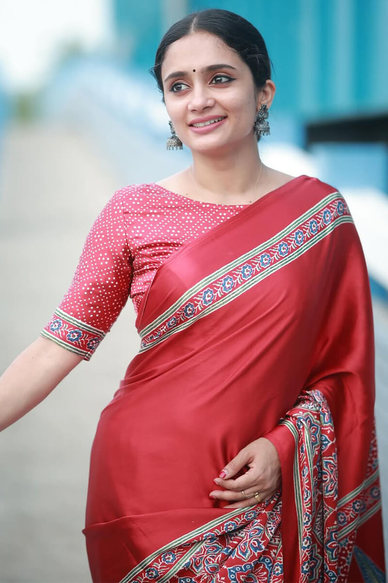 Gratifying Red 1 Minute Ready To Wear Digital Printed Crape Silk Saree