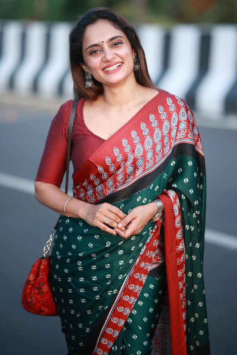 Grandiose Dark Green 1 Minute Ready To Wear Digital Printed Crape Silk Saree