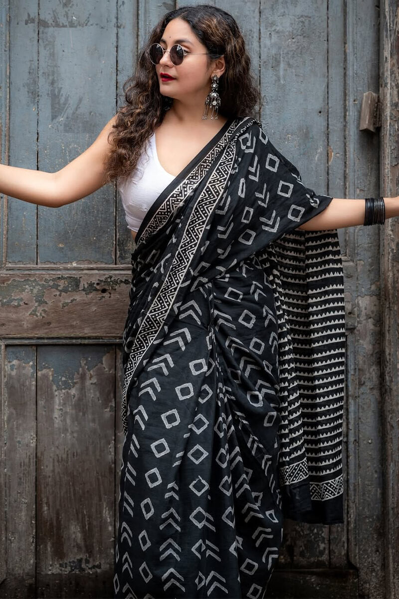 Lassitude 1 Minute Ready To Wear Black Mul Cotton Digital Printed Saree With Pocket
